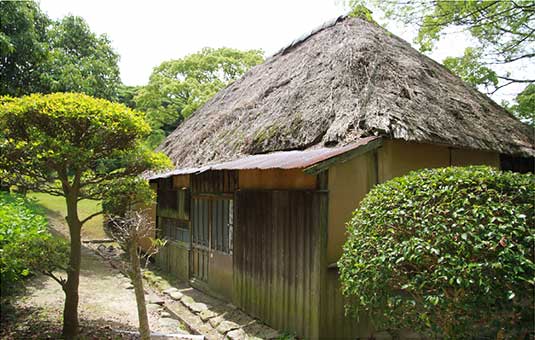 鉤屋造り民家